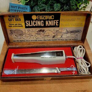 Vintage General Electric (GE) Electric Slicing Knife In Original Storage Case